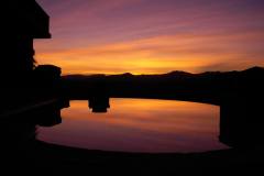 vanishing-edge-pool-reflecting-a-summer-sunrise